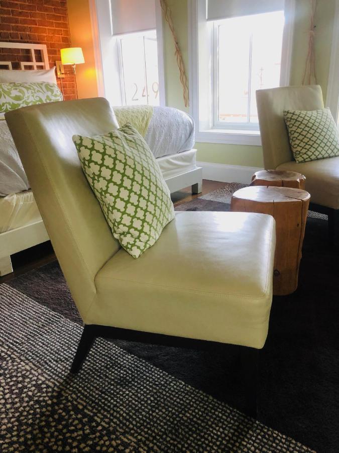 Suites At 249 คัลเพเพอร์ ภายนอก รูปภาพ