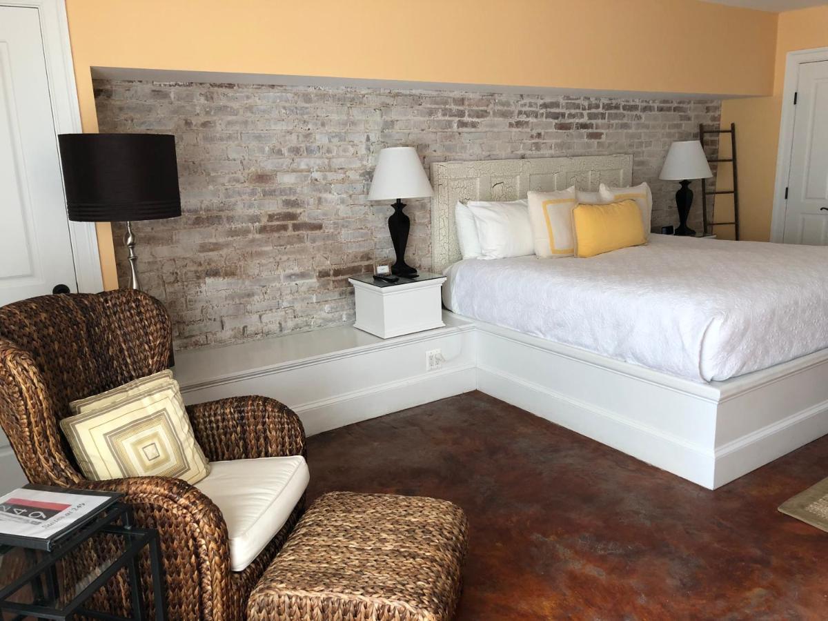 Suites At 249 คัลเพเพอร์ ภายนอก รูปภาพ